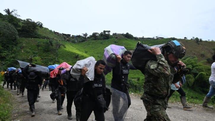 Image à la une de Libération de 28 policiers et un militaire détenus dans le sud-ouest de la Colombie