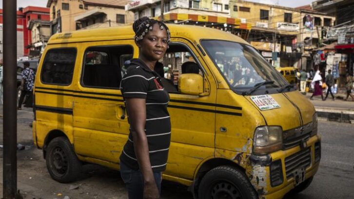 Image à la une de Prendre le volant pour gagner sa vie: les Nigérianes s’imposent dans les transports