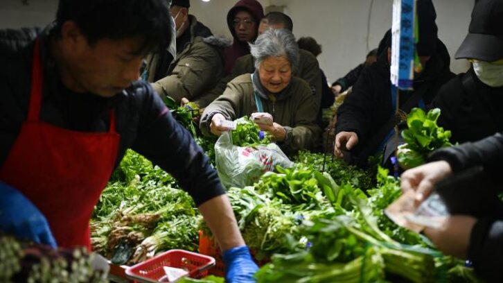 Image à la une de En Chine, les vendeurs sereins face aux taxes sur les produits américains