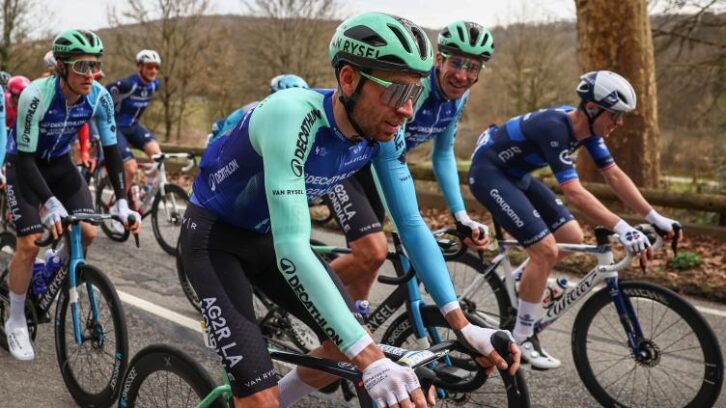 Image à la une de Paris-Nice: le chrono par équipes, spectaculaire et casse-tête
