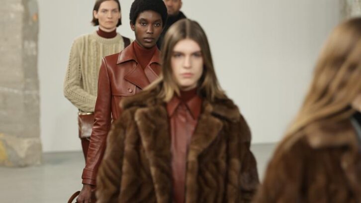 Image à la une de Fashion Week de Paris: puissance et sensualité chez Marine Serre, des airs d’adieu chez Loewe