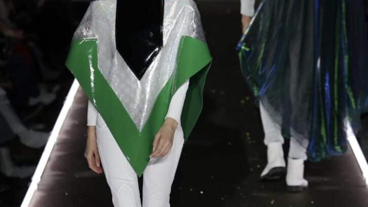 Image à la une de Fashion Week de Paris: Pierre Cardin inspiré par la Lune