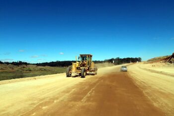 Image à la une de Autoroute Antananarivo-Toamasina : Des organisations de la société civile demandent la suspension des travaux 