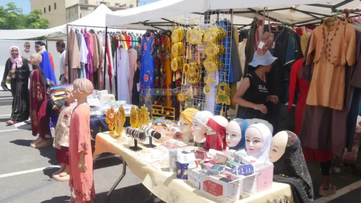 Image à la une de SALON – Plus de 70 stands et des milliers de visiteurs à la troisième édition du Marché de l’Eid