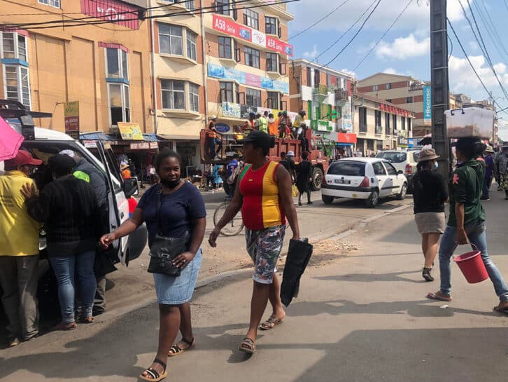 Image à la une de ASSAINISSEMENT À ANALAKELY – Des commerçants ambulants quittent les trottoirs