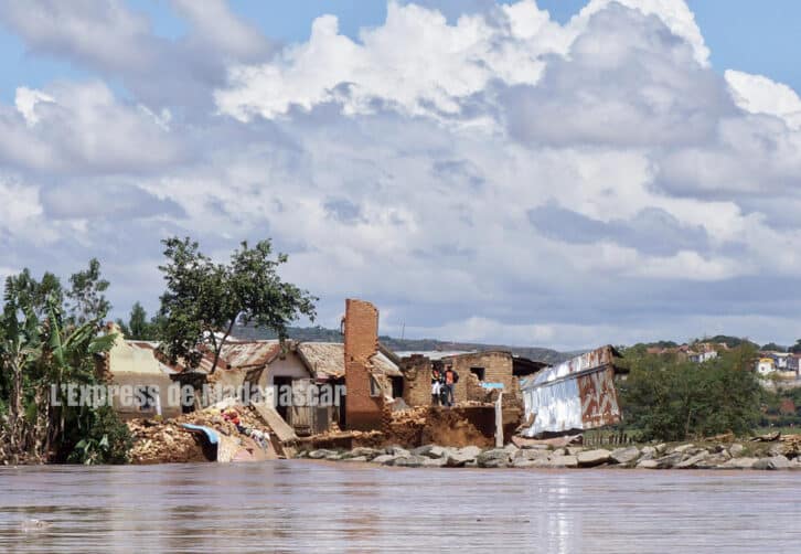 Image à la une de FORTES PLUIES –  Tragédie à Ampitatafika