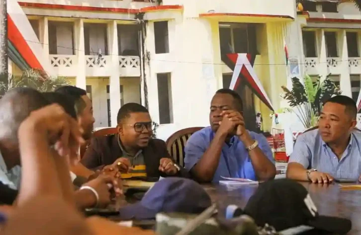 Image à la une de INSECURITE – Réunion d’urgence à Toamasina après le décès d’un jeune homme victime d’agression en pleine rue