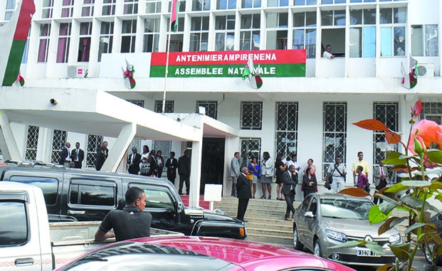Image à la une de Manifestation non autorisée à Toliara – Siteny et consorts rappelés à l’ordre