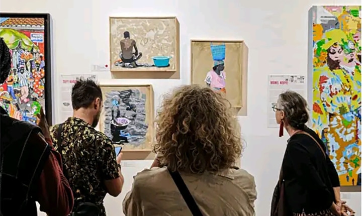 Image à la une de EXPOSITION   –  Tefy Khaita ramène un éclat de Madagascar à Dakar