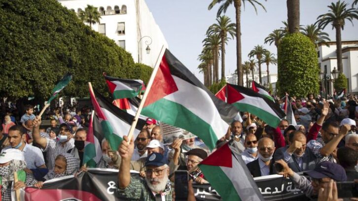 Image à la une de Maroc : manifestation à Tanger contre un navire suspecté de transporter “des pièces d’avions militaires” vers Israël