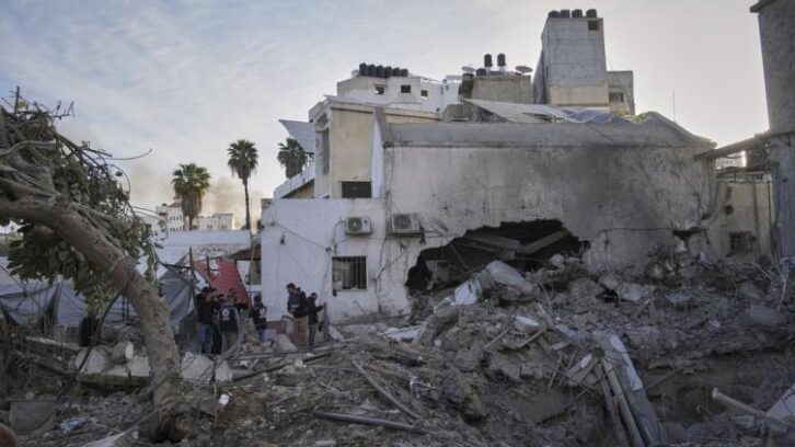 Image à la une de Un raid israélien met à l’arrêt un des rares hôpitaux en fonction à Gaza, tuant un enfant