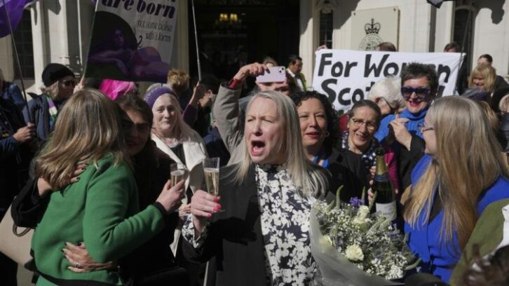 Image à la une de Etre une femme selon la Cour suprême britannique