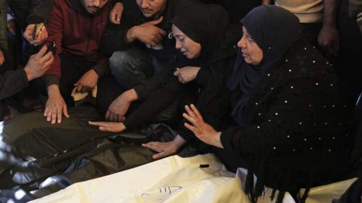 Image à la une de Frappes israéliennes sur Gaza: la Défense civile palestinienne fait état de 25 morts