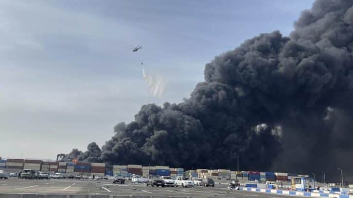 Image à la une de Une puissante explosion dans le principal port d’Iran fait 18 morts et 800 blessés