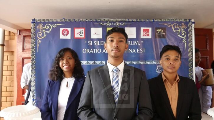 Image à la une de ART ORATOIRE – L’Université catholique de Madagascar en huitième de finale du concours interuniversitaire de débat de La Haye 