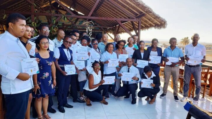 Image à la une de TOURISME – Compétences renforcées en formation pour 63 formateurs de Diana, Menabe et Boeny en trois mois 