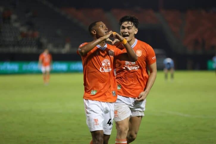 Image à la une de FOOTBALL – THAÏ LEAGUE 1 – Njiva Rakotoharimalala signe son huitième but