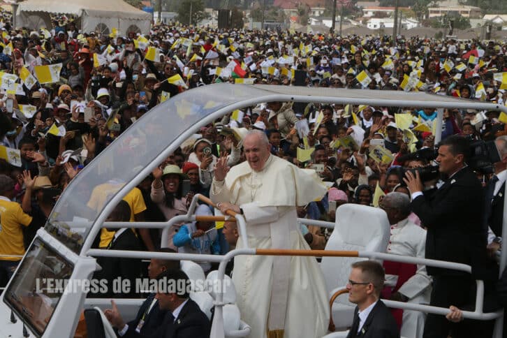 Image à la une de DÉCÈS DU SOUVERAIN PONTIFE – Madagascar rend hommage au pape François
