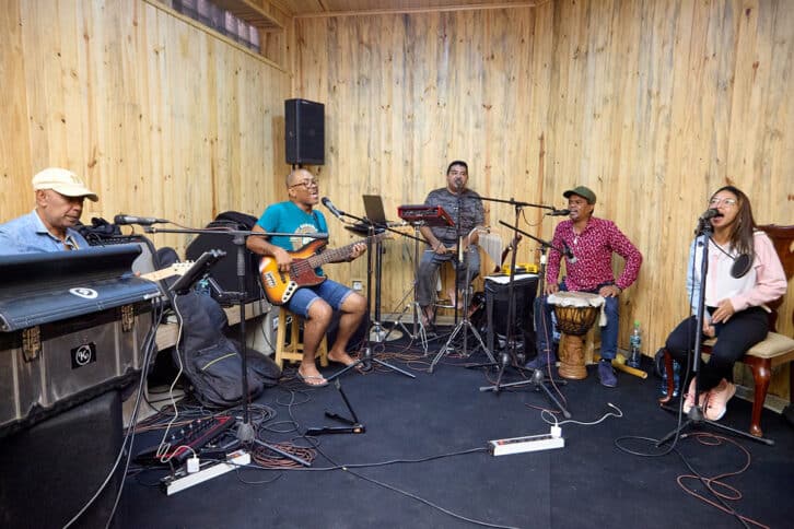 Image à la une de MUSIQUE – Samoëla fête ses 30 ans de carrière