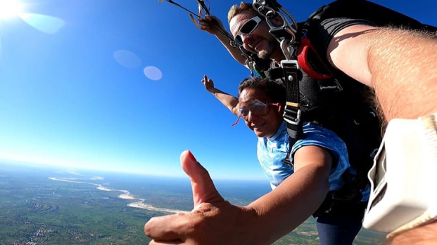 Image à la une de Tourisme – Des parachutistes du monde entier font vibrer le ciel malagasy
