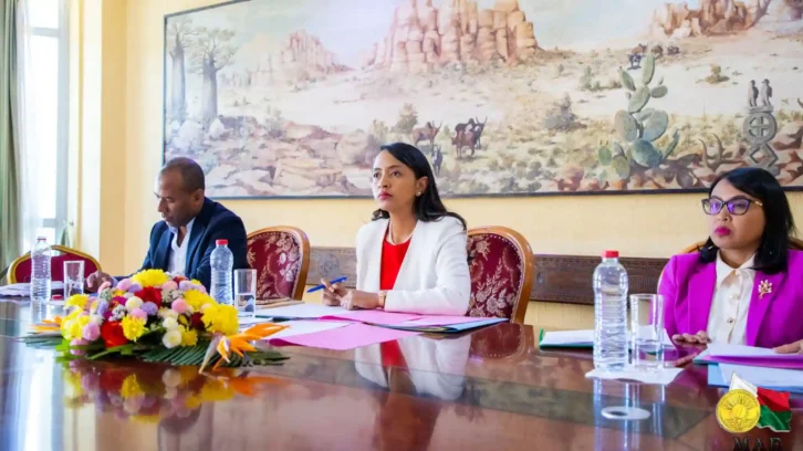 Image à la une de COMMERCE – Madagascar prône un “partenariat renforcé avec les Etats-Unis dans un esprit de coopération mutuellement profitable”