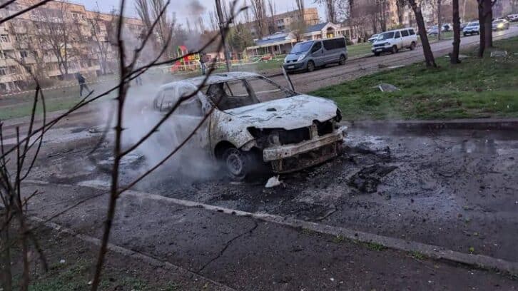 Image à la une de L’Ukraine endeuillée par une frappe russe, au moins 18 morts dont 9 enfants