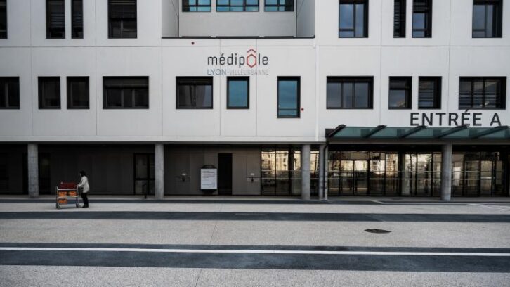 Image à la une de Des soignants agressés dans une clinique de la banlieue de Lyon