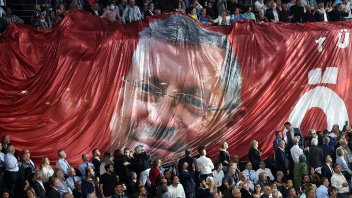 Image à la une de Özgür Özel, la force émergente de l’opposition turque