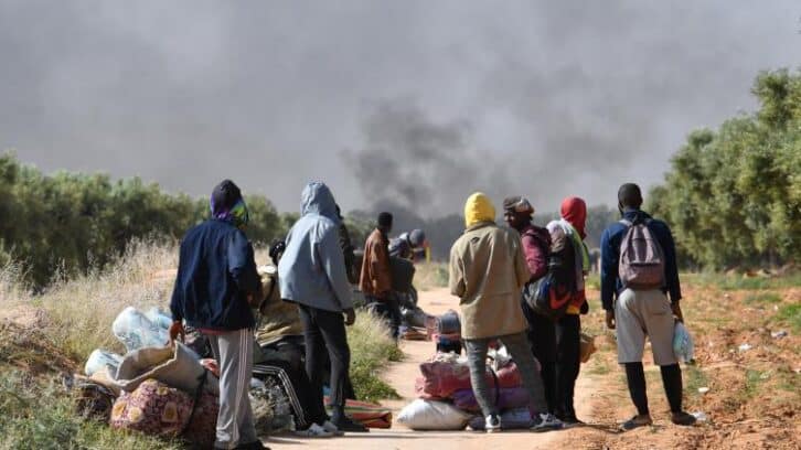 Image à la une de Chassés des oliveraies tunisiennes, des migrants dans les limbes