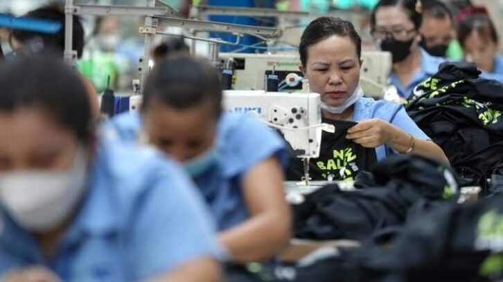 Image à la une de Le Vietnam demande un délai pour les droits de douane américains alors que sa croissance économique ralentit