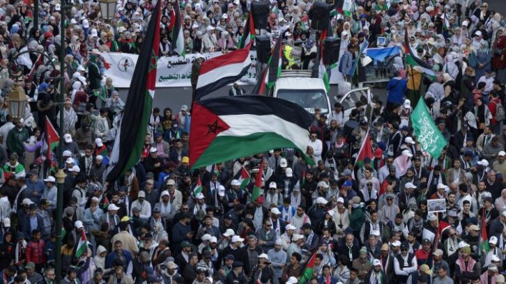 Image à la une de Maroc: des milliers de manifestants à Rabat en soutien aux Palestiniens