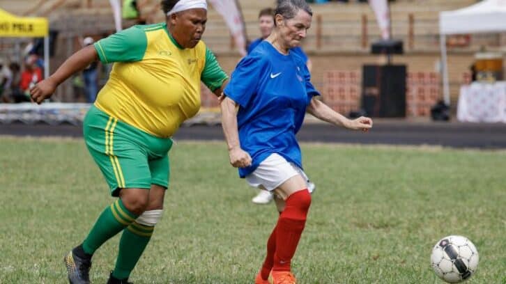 Image à la une de Afrique du Sud: Selfies, joie et larmes à la Coupe du monde des “mamies foot”