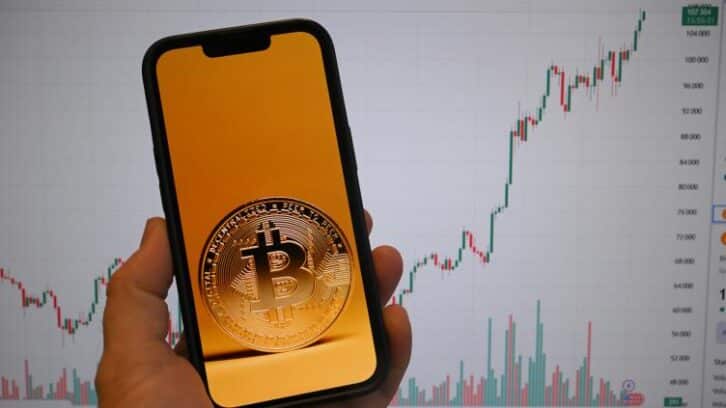 Image à la une de Pris dans la tourmente douanière, le bitcoin au plus bas depuis l’élection de Trump