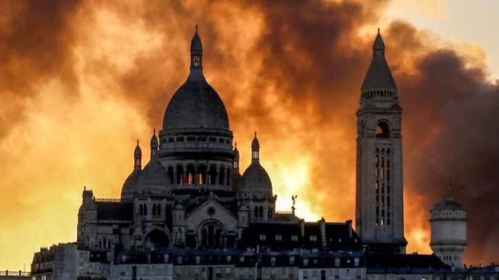 Image à la une de Incendie à Paris: le feu pas totalement éteint mais sans émanations toxiques