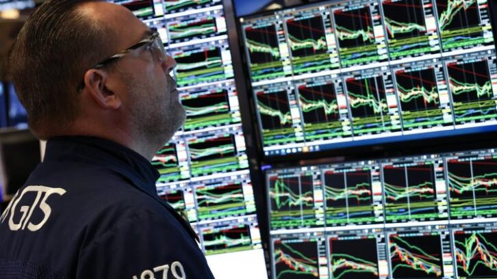 Image à la une de Wall Street en nette hausse, rebondit sur fond de possibles négociations commerciales