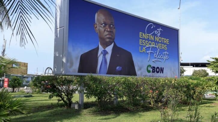 Image à la une de Présidentielle au Gabon samedi: le général-président Oligui favori