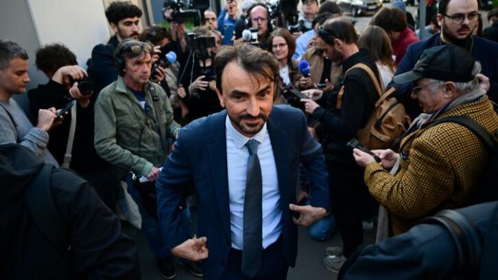 Image à la une de Le maire de Lyon défend, en garde à vue, l’emploi de chargés de mission de la Ville
