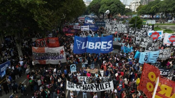 Image à la une de Argentine : troisième grève générale pour Milei, en attendant la manne du FMI