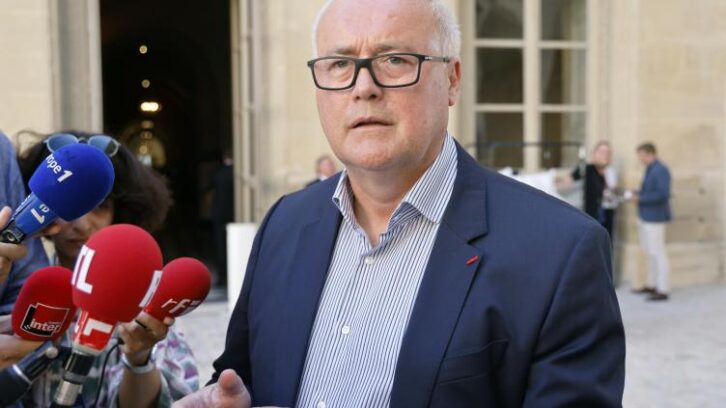 Image à la une de STMicroelectronics: le conseil de surveillance soutient le PDG renié par Rome