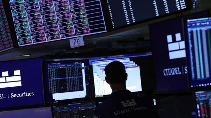Image à la une de Wall Street s’enfonce encore, plombée par la guerre commerciale