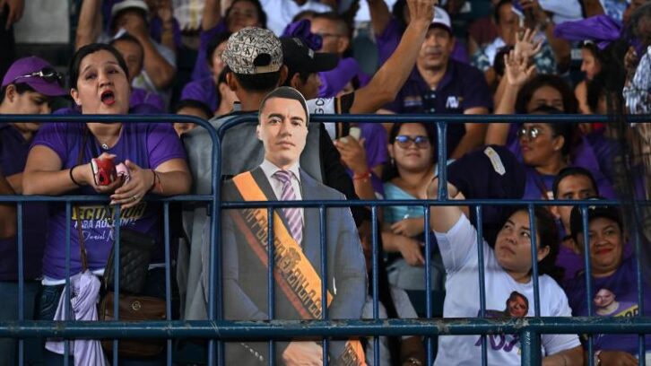 Image à la une de Présidentielle en Equateur: les candidats achèvent leur campagne dans un contexte de tension