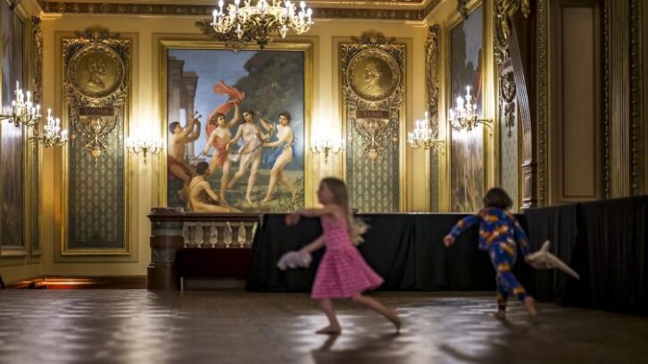 Image à la une de Une nuit à l’opéra en chaussettes et pyjama… mais sans fantôme