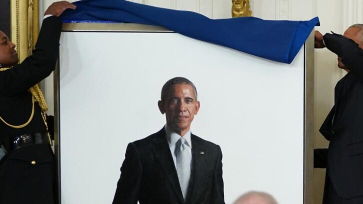 Image à la une de Trump remplace un portrait d’Obama par… lui-même
