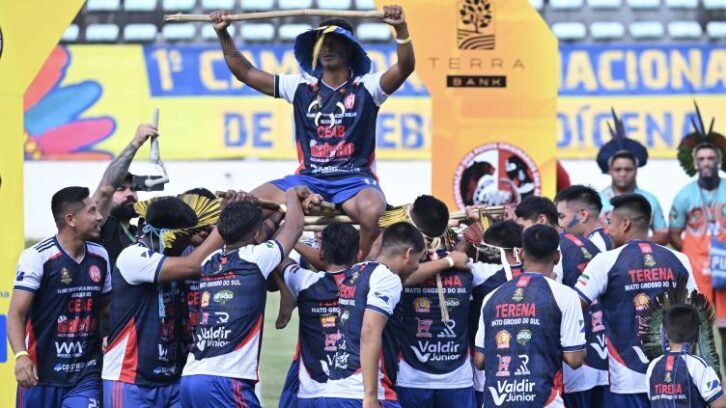 Image à la une de Danse rituelle, foot et politique au premier championnat indigène du Brésil