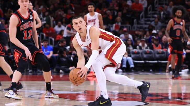 Image à la une de Barrages NBA: Miami et Dallas s’offrent une dernière chance, Chicago et Sacramento éliminés