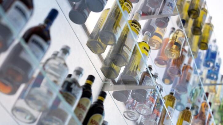 Image à la une de Pernod Ricard: chiffre d’affaires en repli de 3% au 3T, dans un contexte “très volatil”