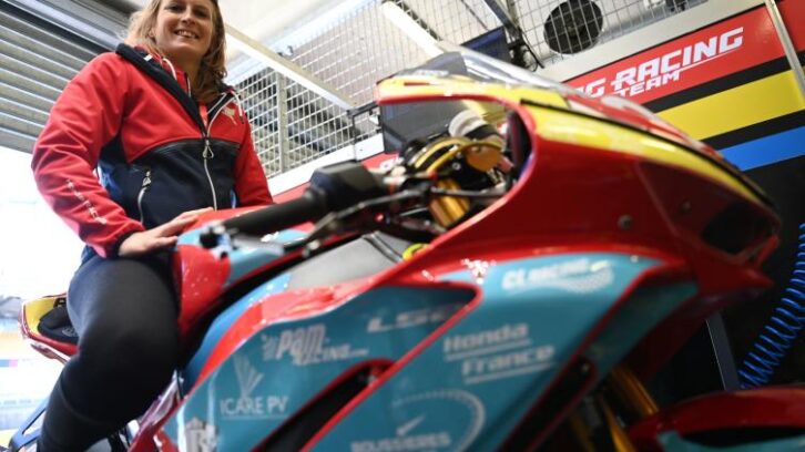Image à la une de 24 Heures motos: Mélodie Coignard, pilote au nom de l’égalité hommes-femmes