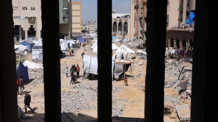 Image à la une de L’offensive israélienne réduit la bande de Gaza à peau de chagrin