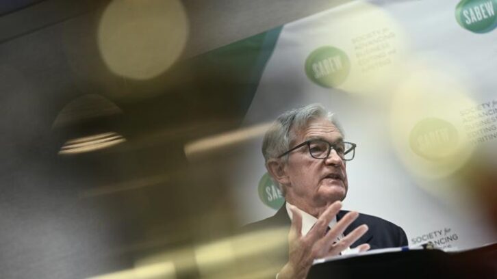 Image à la une de Le gouvernement de Trump examine la possibilité de renvoyer le président de la Fed