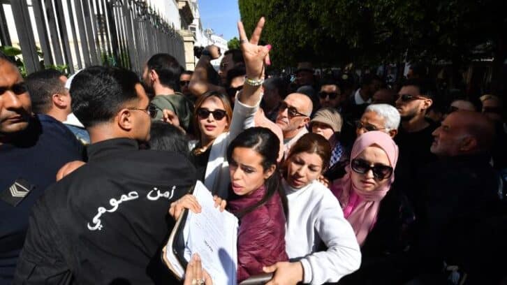 Image à la une de Tunisie: jusqu’à 66 ans de prison pour des opposants jugés pour “complot” contre l’Etat
